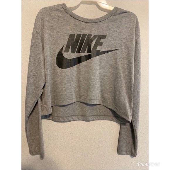 Nike Tops - Nike crop top